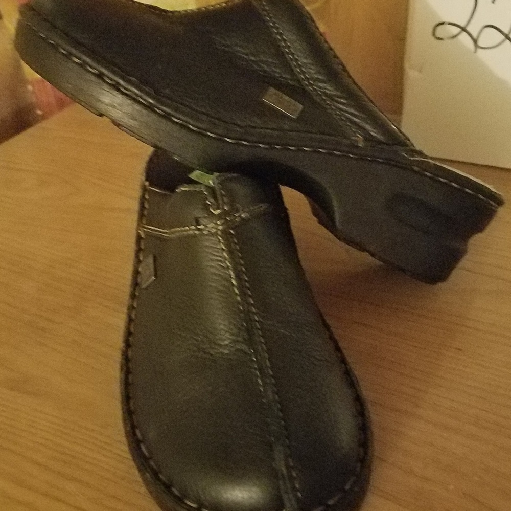 Leather mules